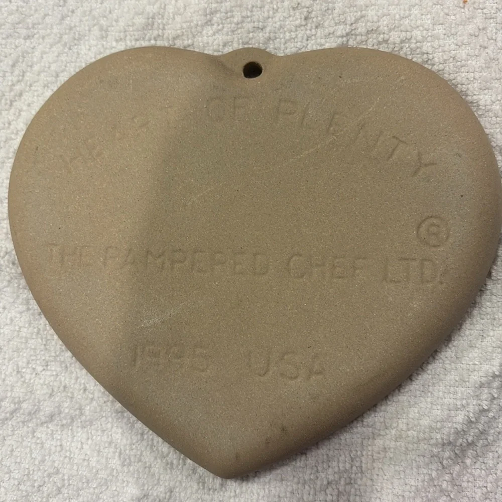 The Pampered Chef 1995 Heart of plenty Cookie Mold USA - Picture 2 of 2